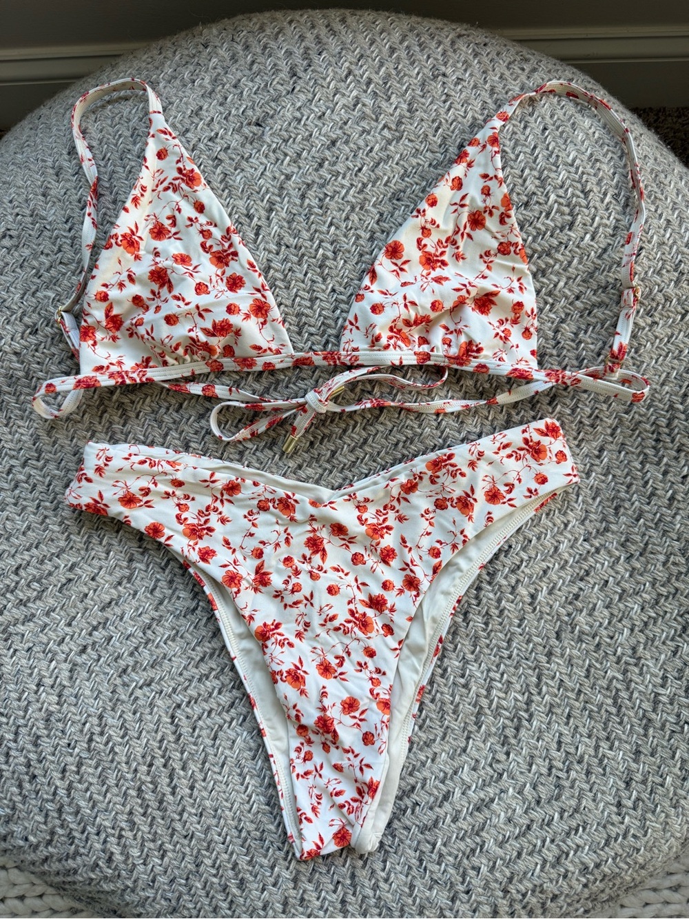 Monday Swimwear Top L Bottom M